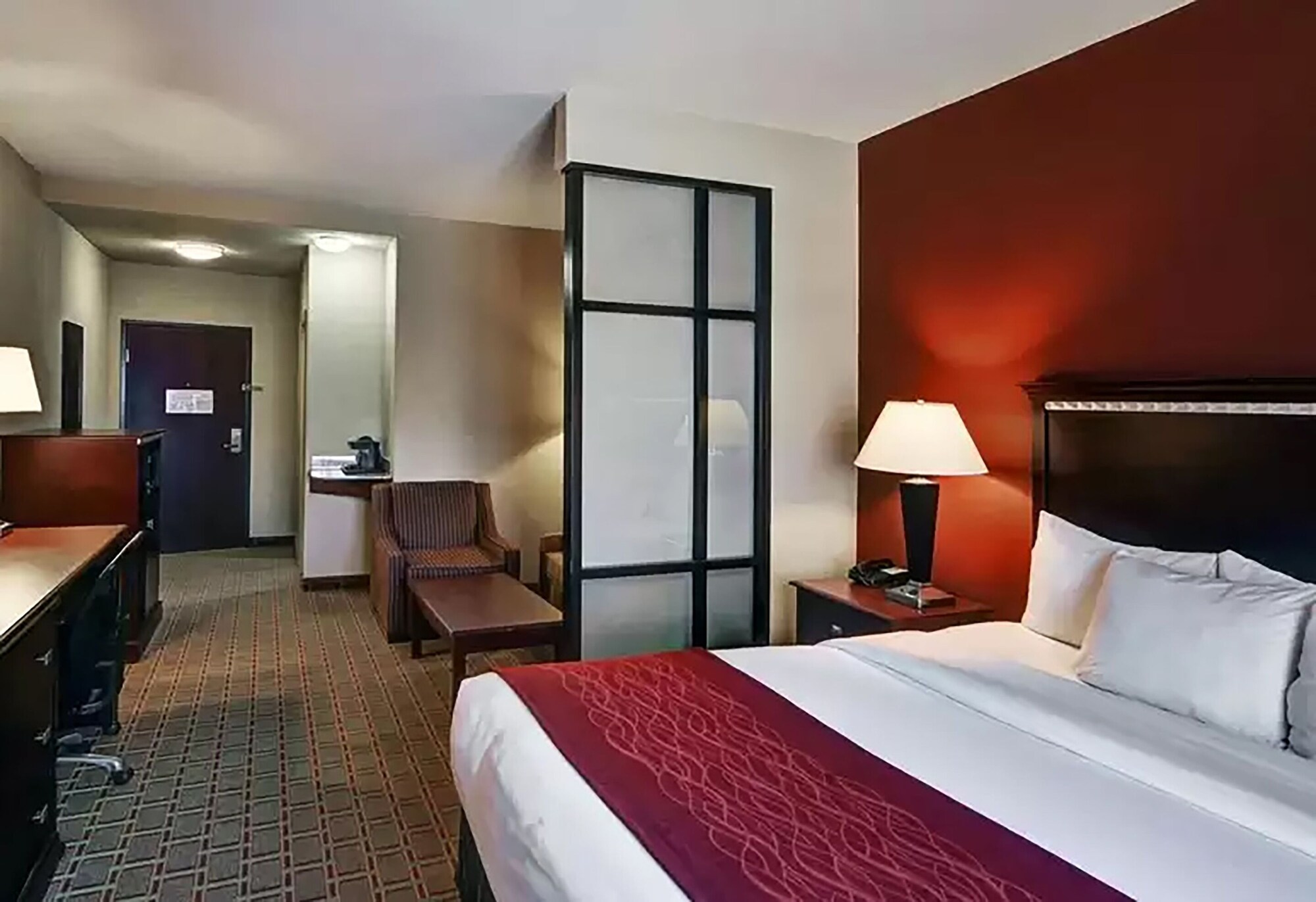 SUITE, KING BED