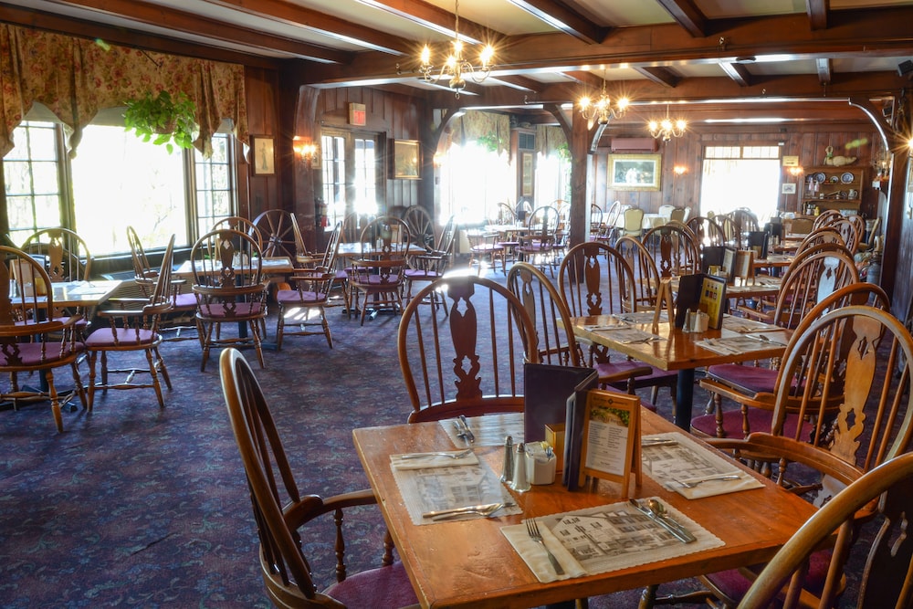 Lamie S Inn And the Old Salt Restaurant 53/73