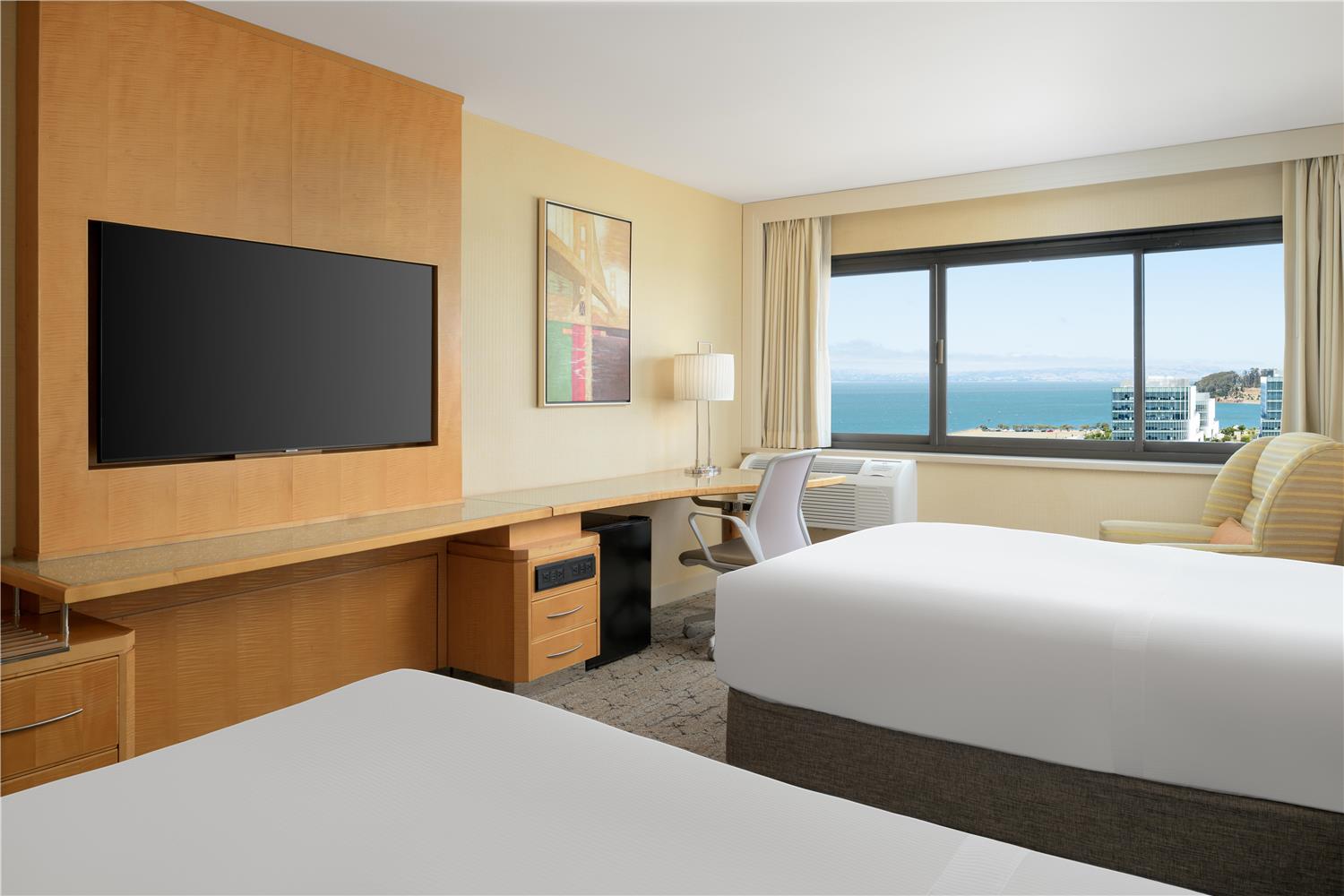 غرفة ديلوكس بسرير مزدوج، Hilton San Francisco Airport Bayfront 2/3