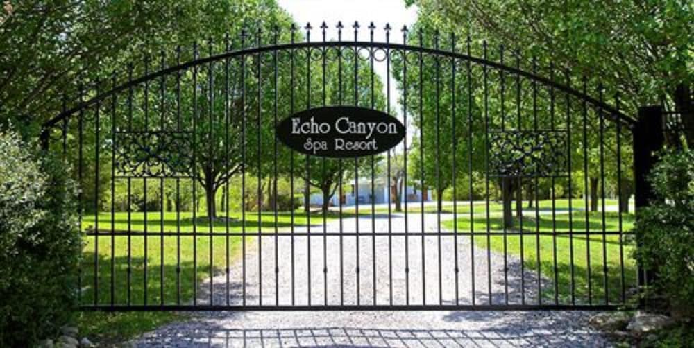 Echo Canyon Manor 69/76