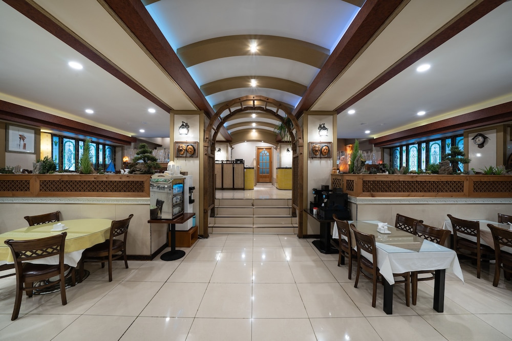 Suwon Symphony Tourist Hotel 42/52