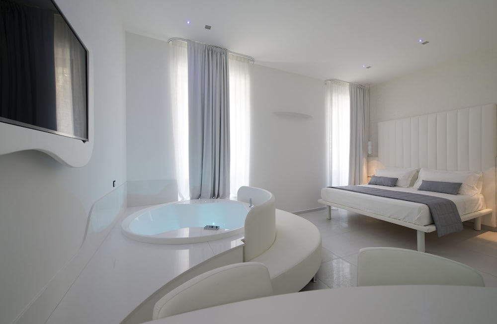 Mia Aparthotel 10/59