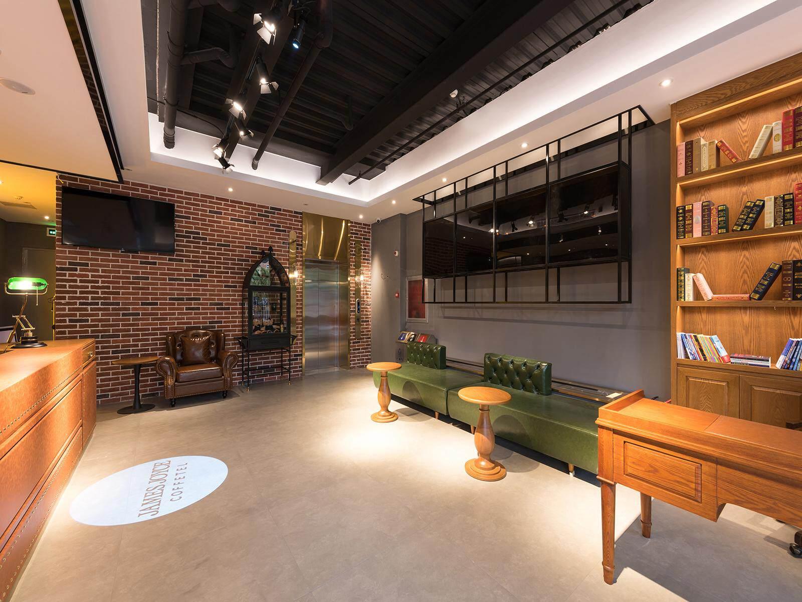 James Joyce Coffetel (Beijing Tiantongyuan South Subway Station) 27/32