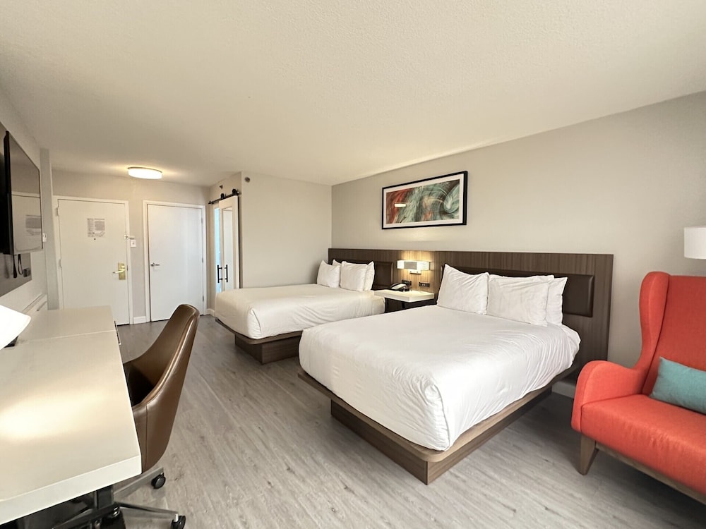غرفة بسريرين مزدوجين لذوي الإعاقة، Wyndham Garden Norfolk Downtown 2/3
