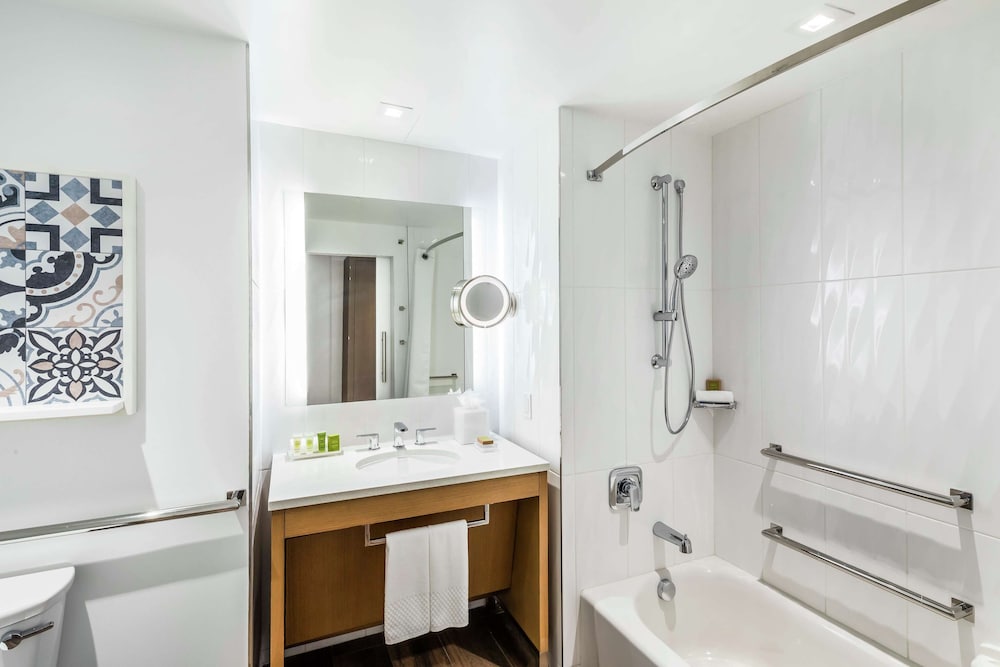 Hilton Miami Dadeland 20/65