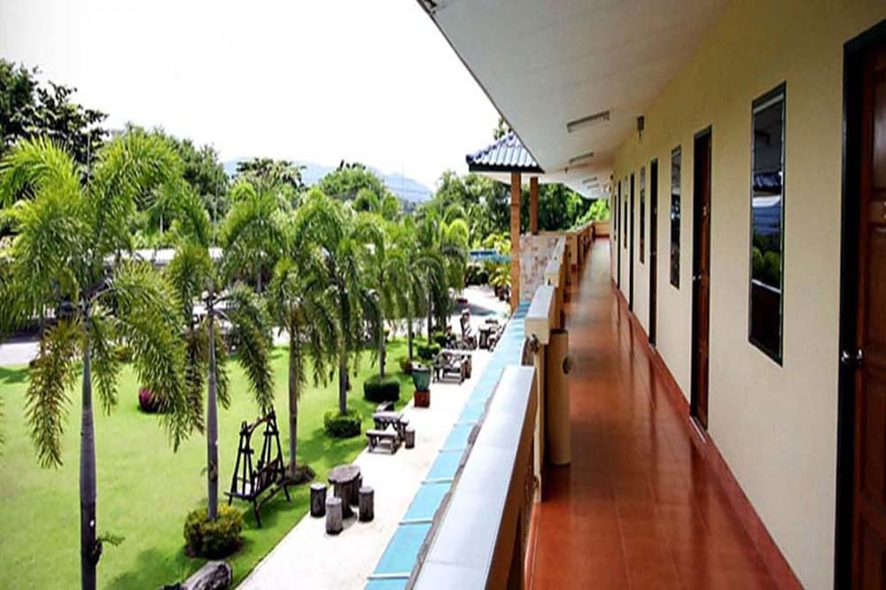 P.N. Gold Resort 47/48