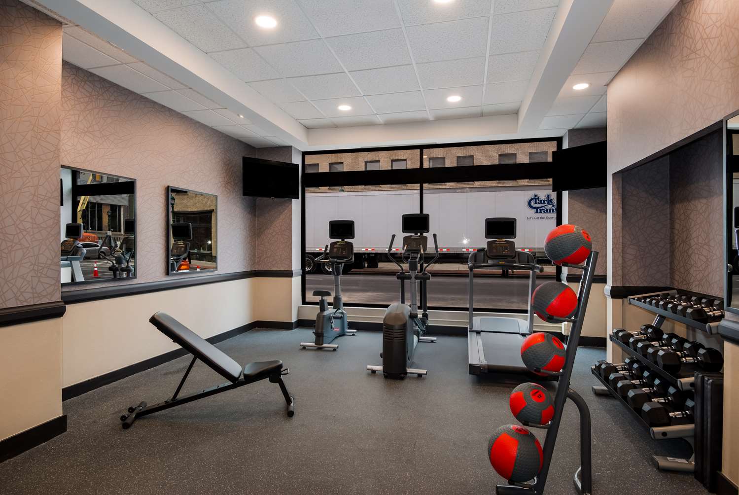 Best Western Syracuse Downtown Hotel Suites 25/43
