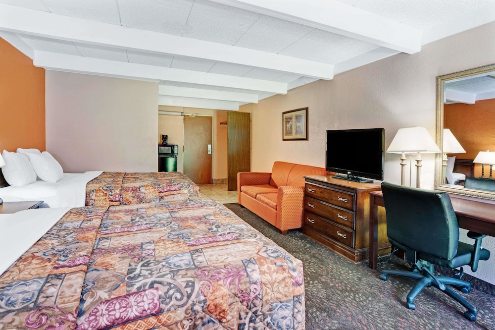 Days Inn By Wyndham Ann Arbor 11/36