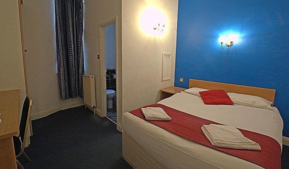 WHITELEAF HOTEL 17/50