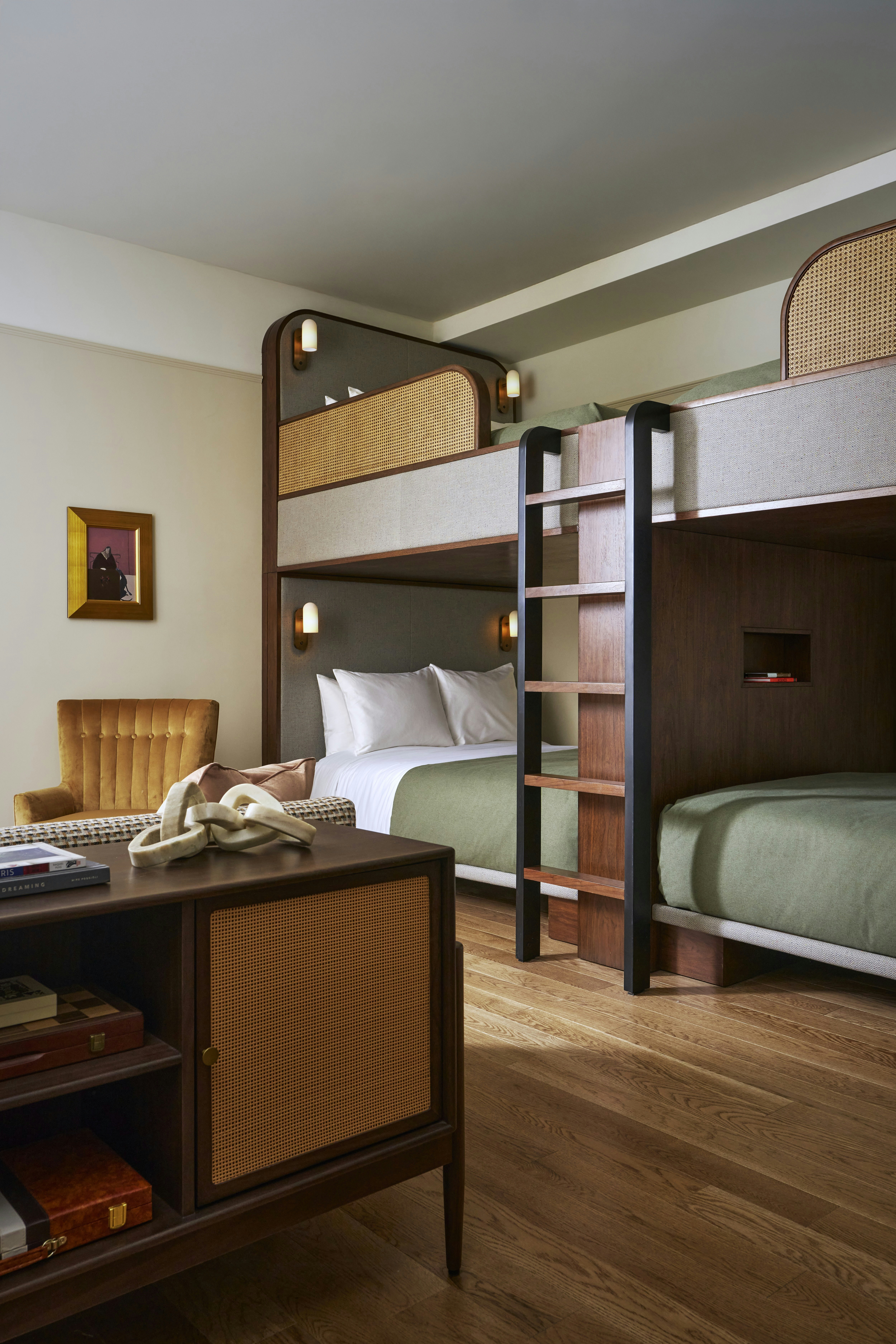Cincinnati's Fidelity Hotel 16/50