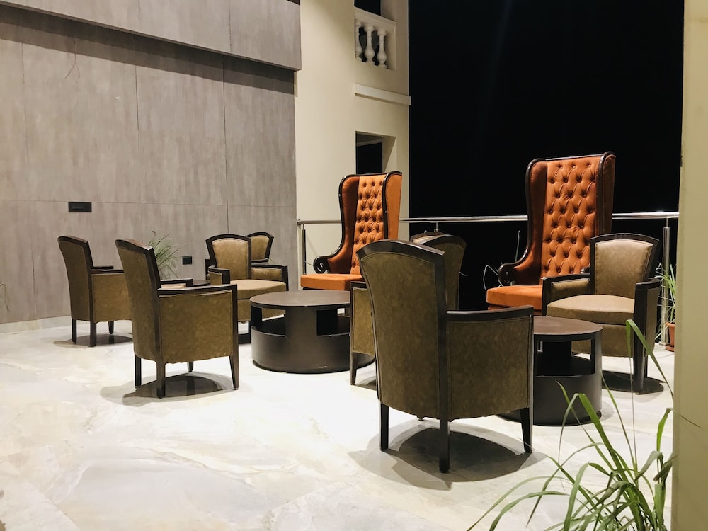 Amara Grand 7/37