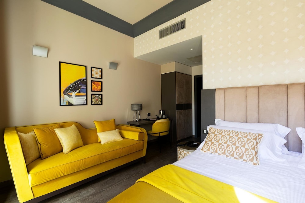 Amadomus Luxury Suites 35/46
