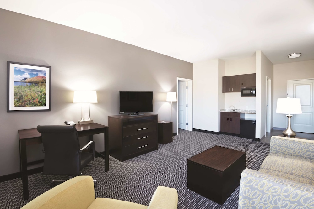 La Quinta Inn and Suites by Wyndham Billings 32/44