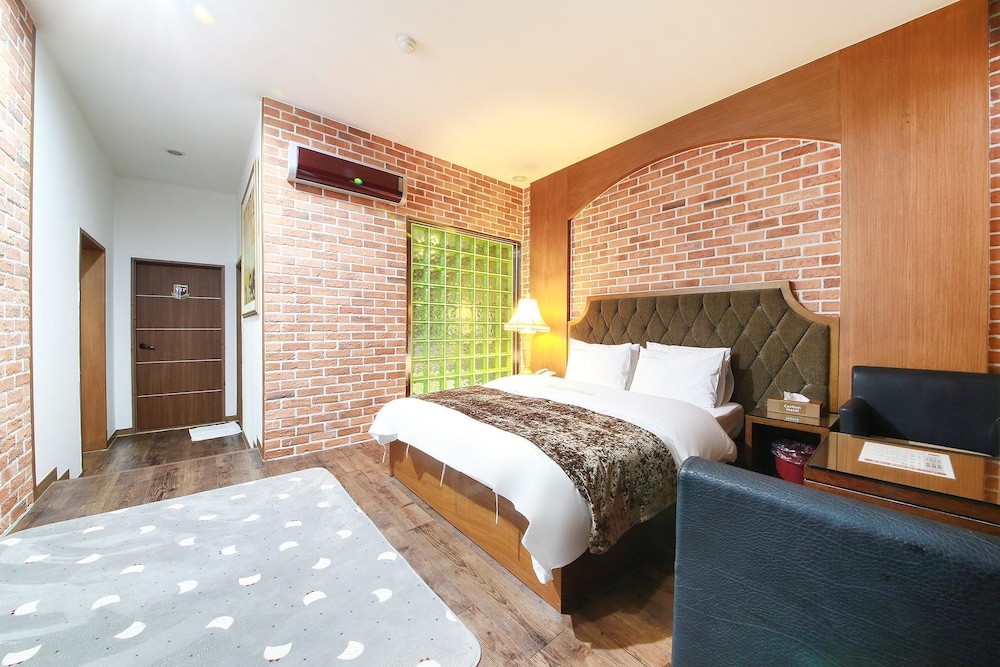 Carlton Hotel 16/62