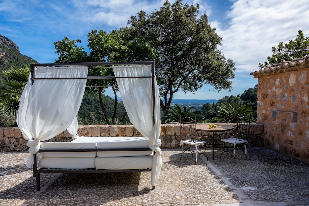 FINCA HOTEL ALBELLONS PARC NATURAL 36/70