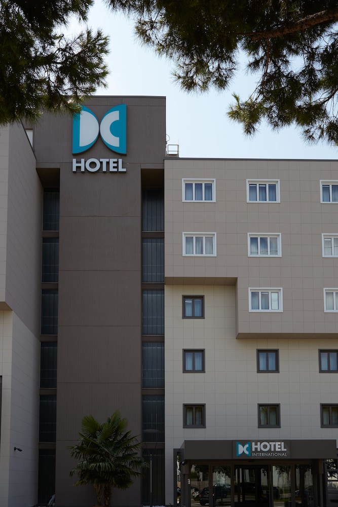 DC Hotel International 2/64
