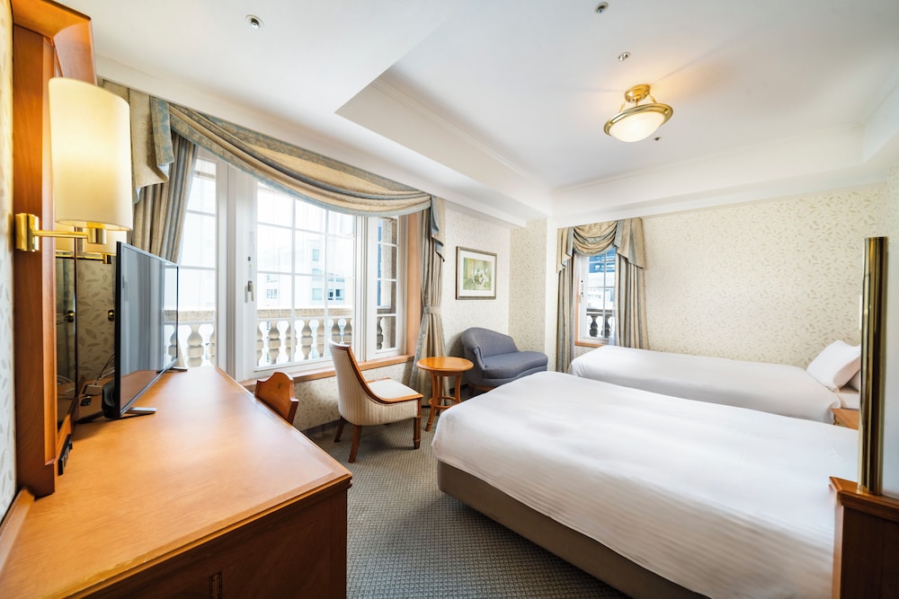 MODERATE, TWIN BEDS