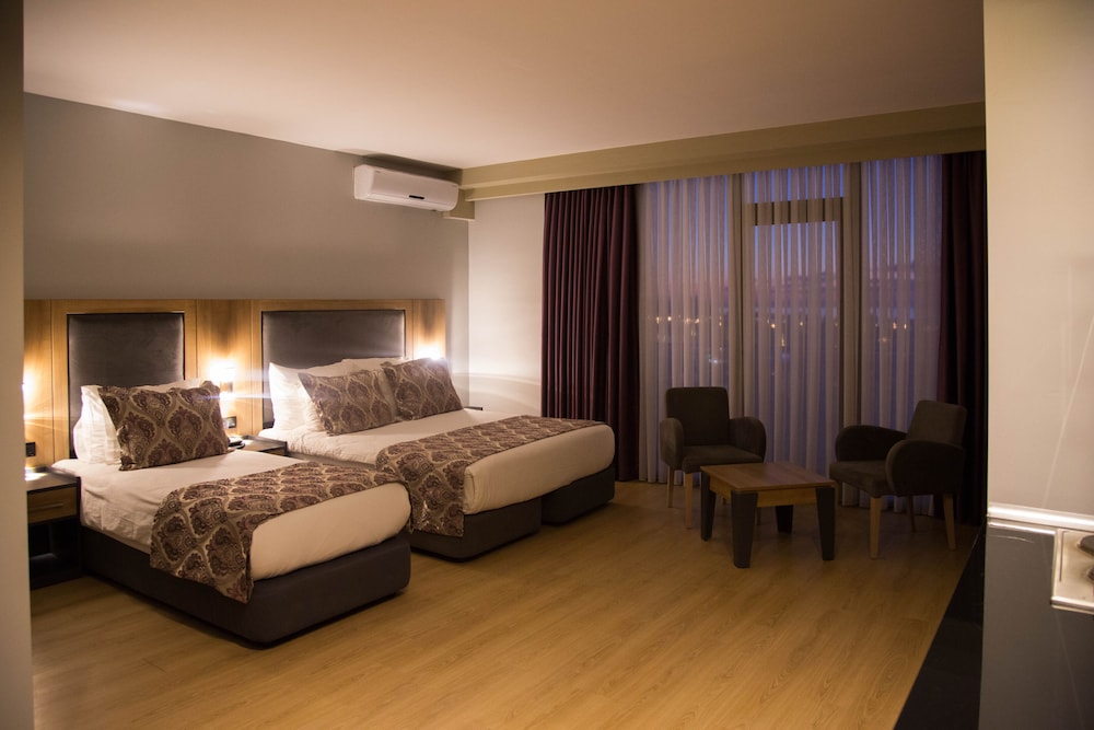 Euphoria Batumi Convention And Casino Hotel 16/63