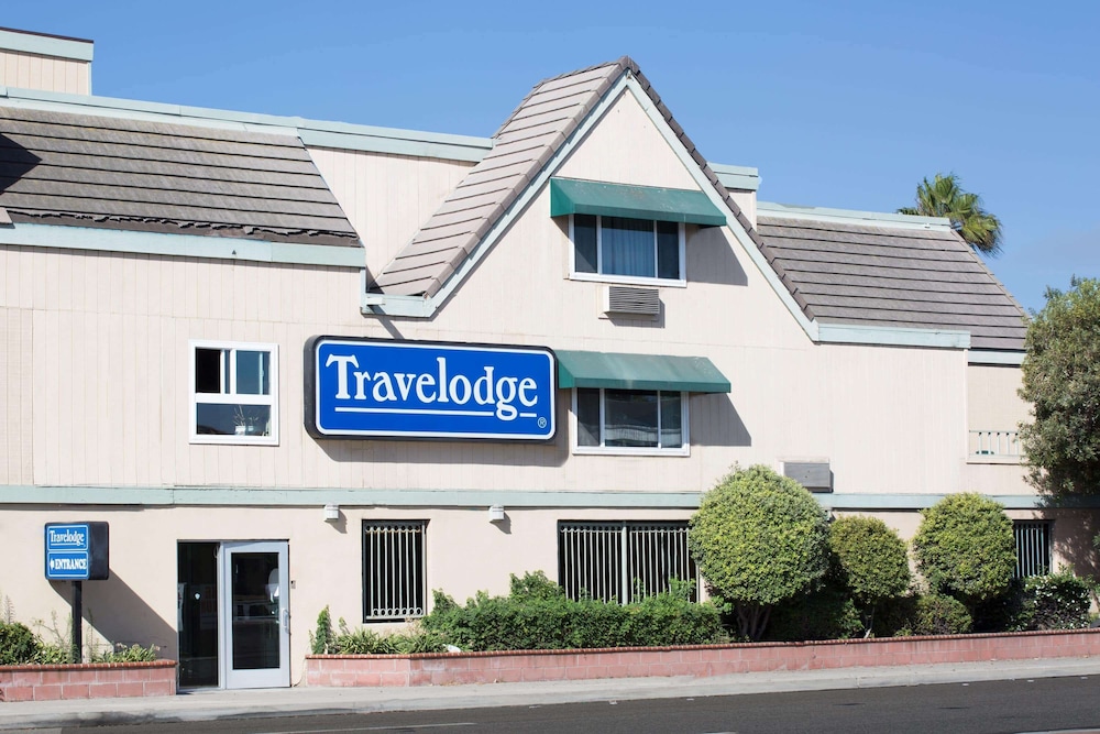 Travelodge by Wyndham Sunset-Huntington Beach Ocean Front 2/15