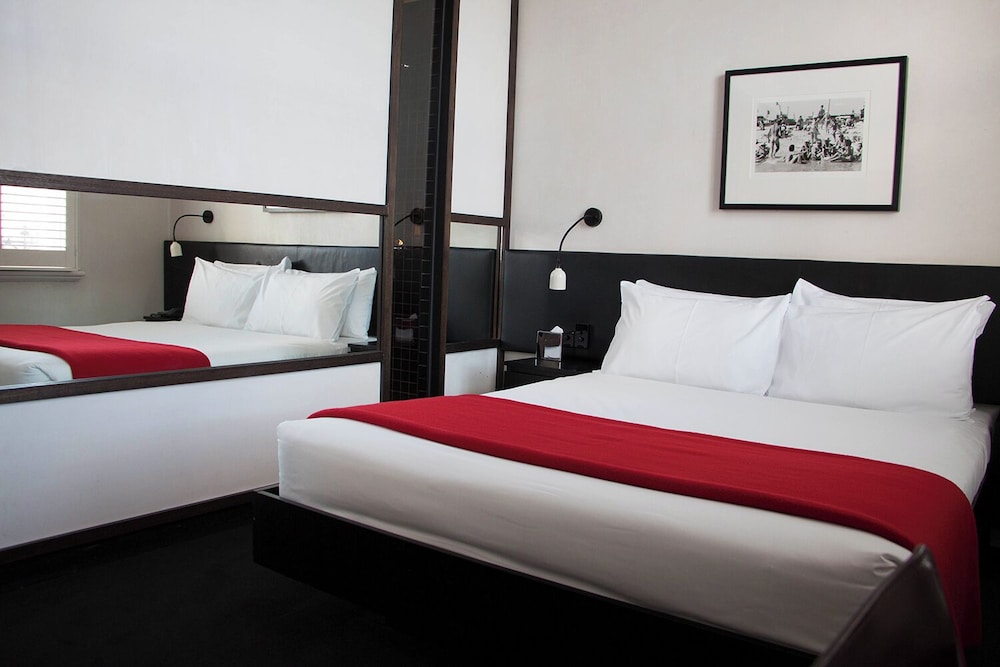 Middle Park Hotel 30/63