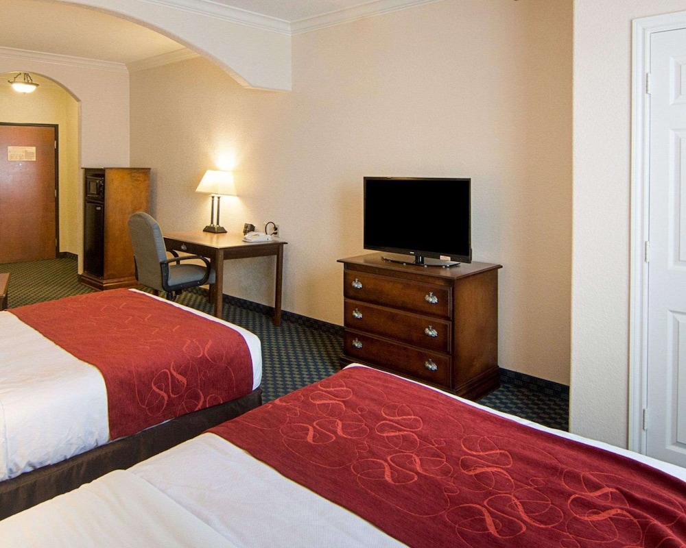 Comfort Suites Tomball Medical Center, TX 28/57