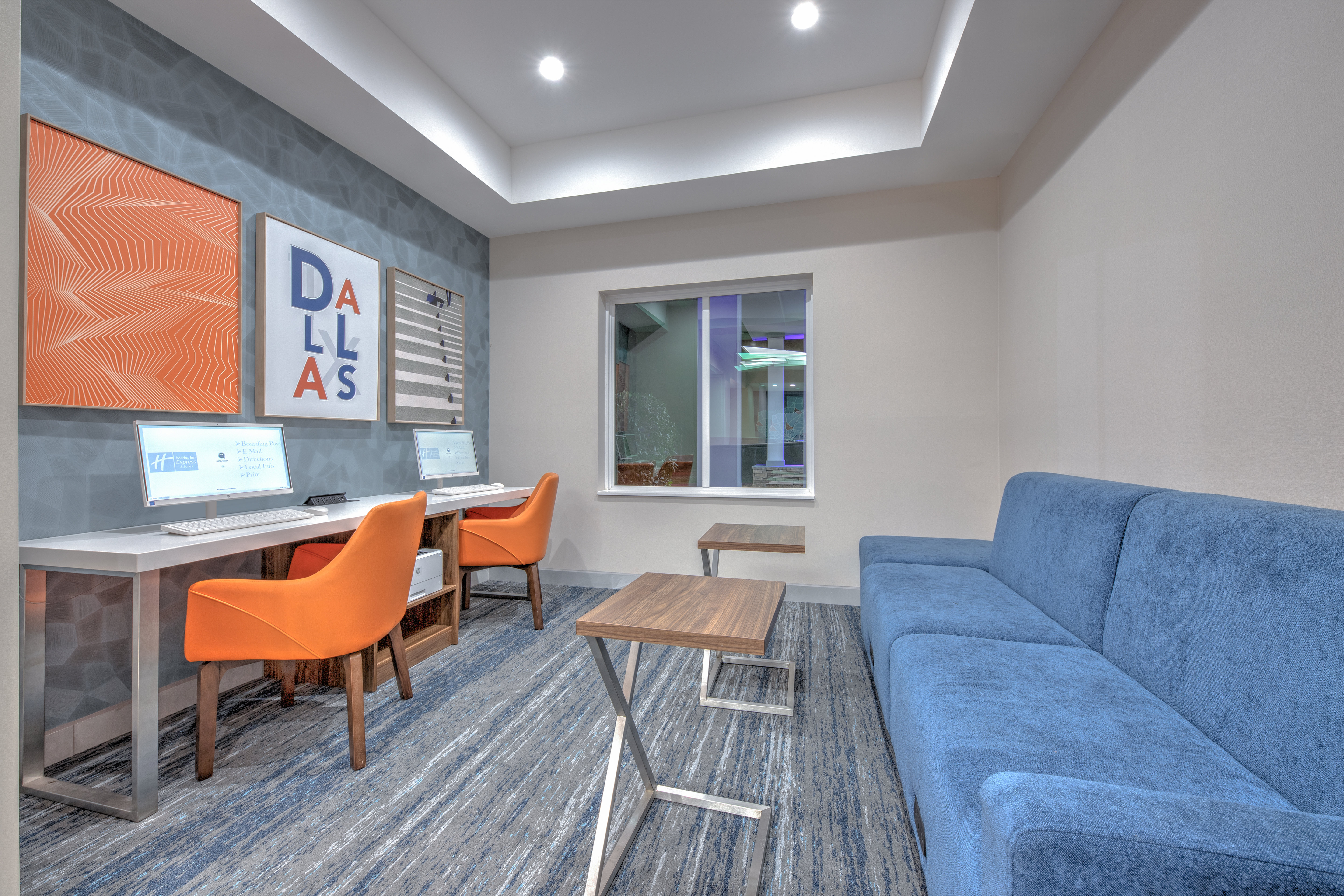 Holiday Inn Express Hotel And Suites Dallas West 26/40