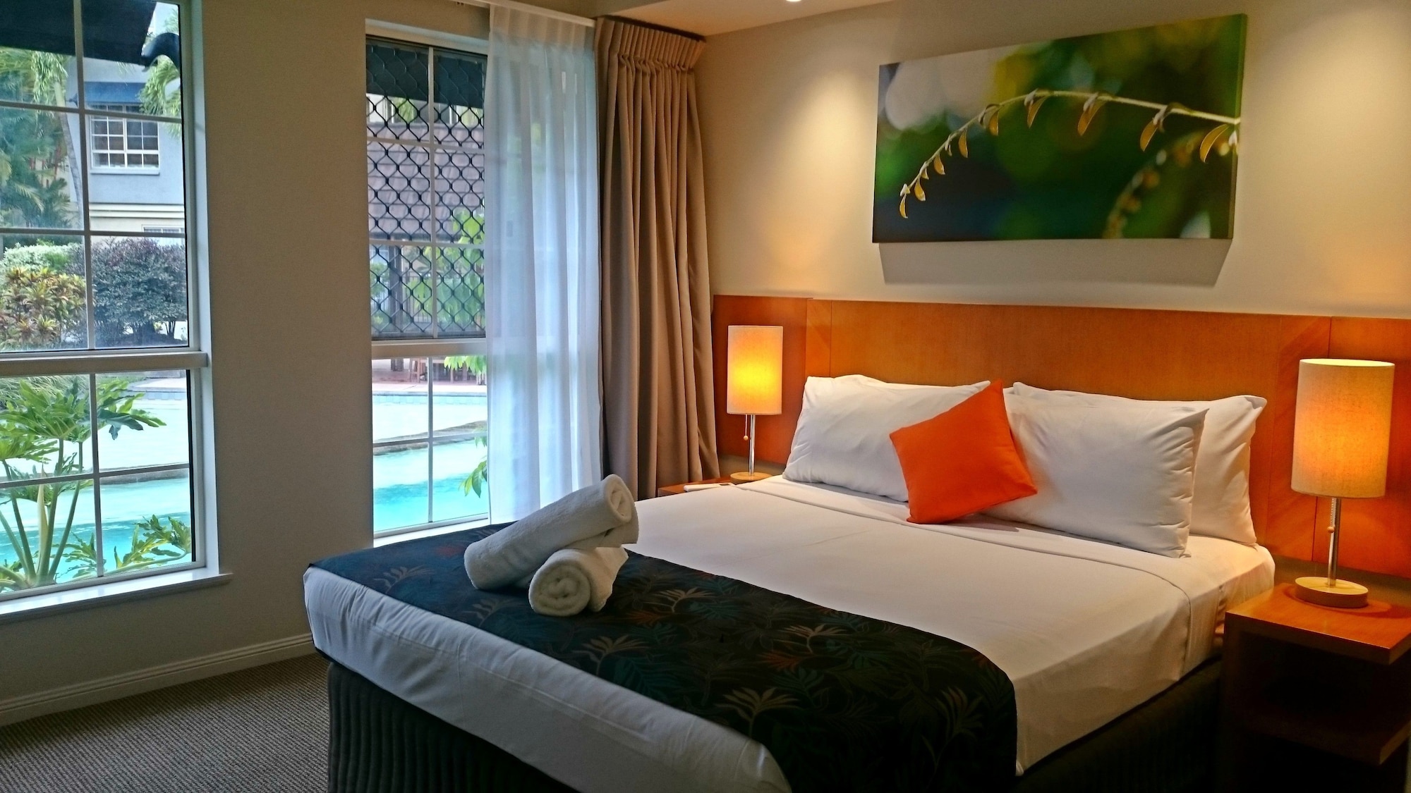 3 BEDROOMS, APARTMENT