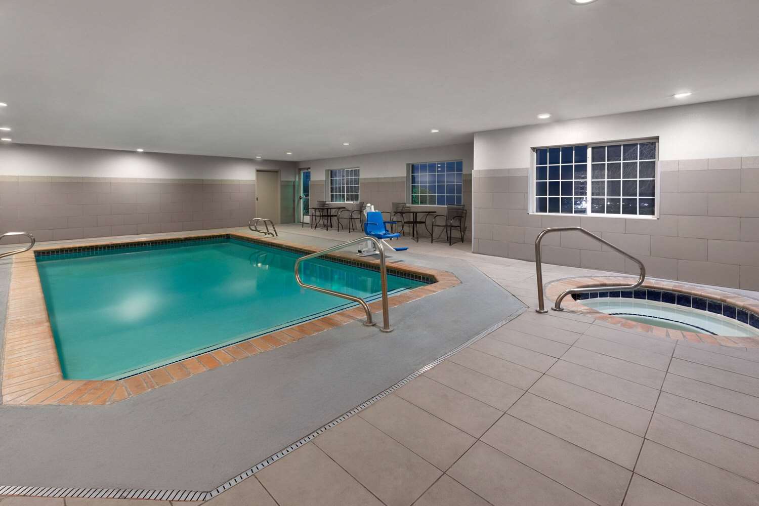 La Quinta Inn & Suites by Wyndham North Orem 8/19