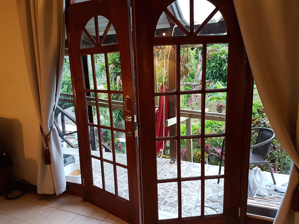 Hibiscus Valley Inn 4/50