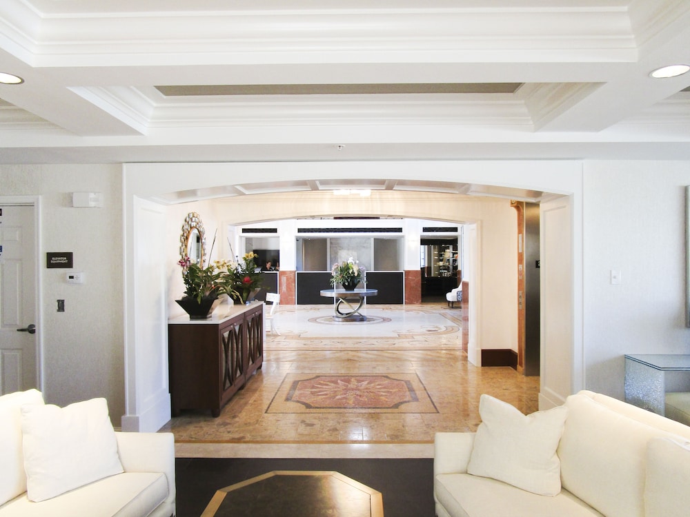 Naples Bay Resort 32/72
