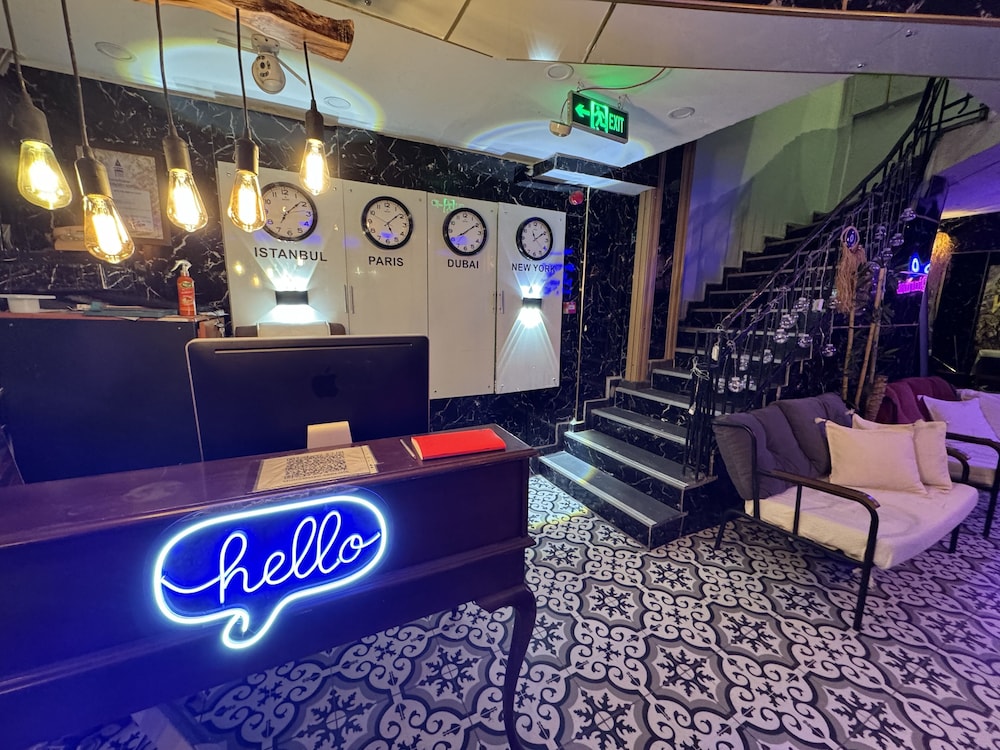 The Little Prince Hotel 27/48