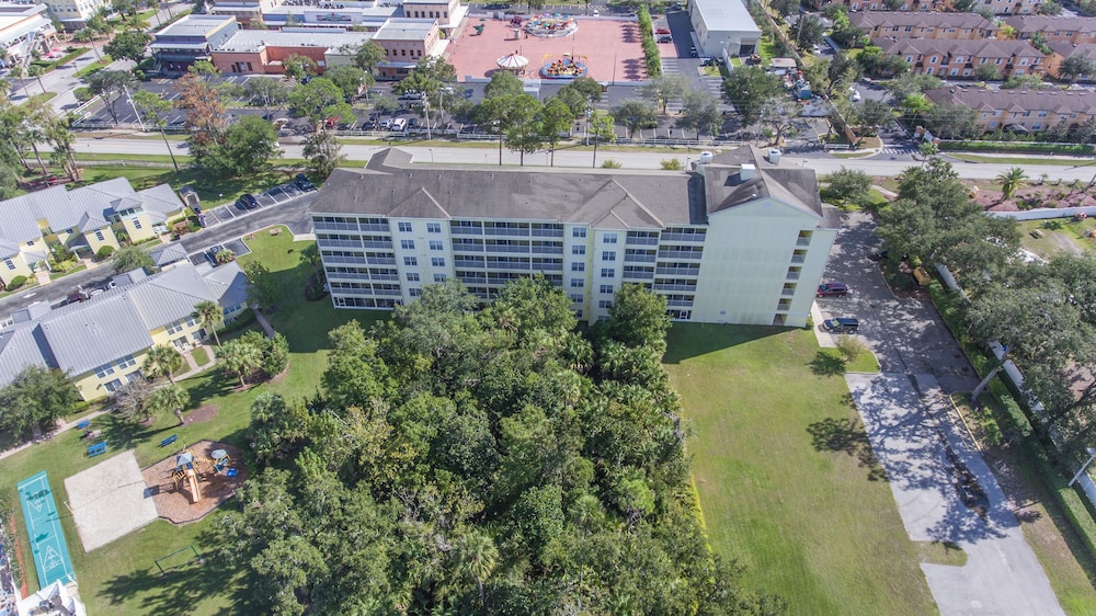 Barefoot Suites 3/69
