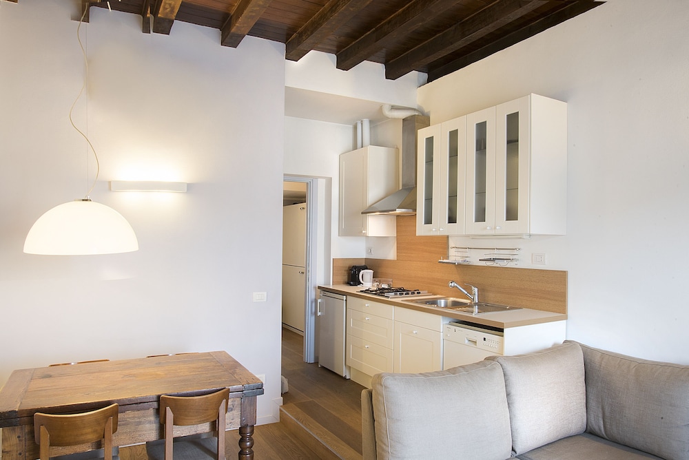 Easyhomes - Porta Venezia Oberdan 15/24