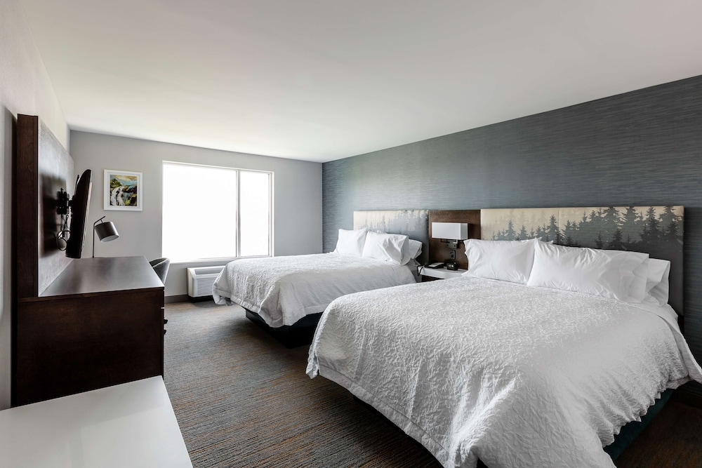 room, 2 queen beds, city view