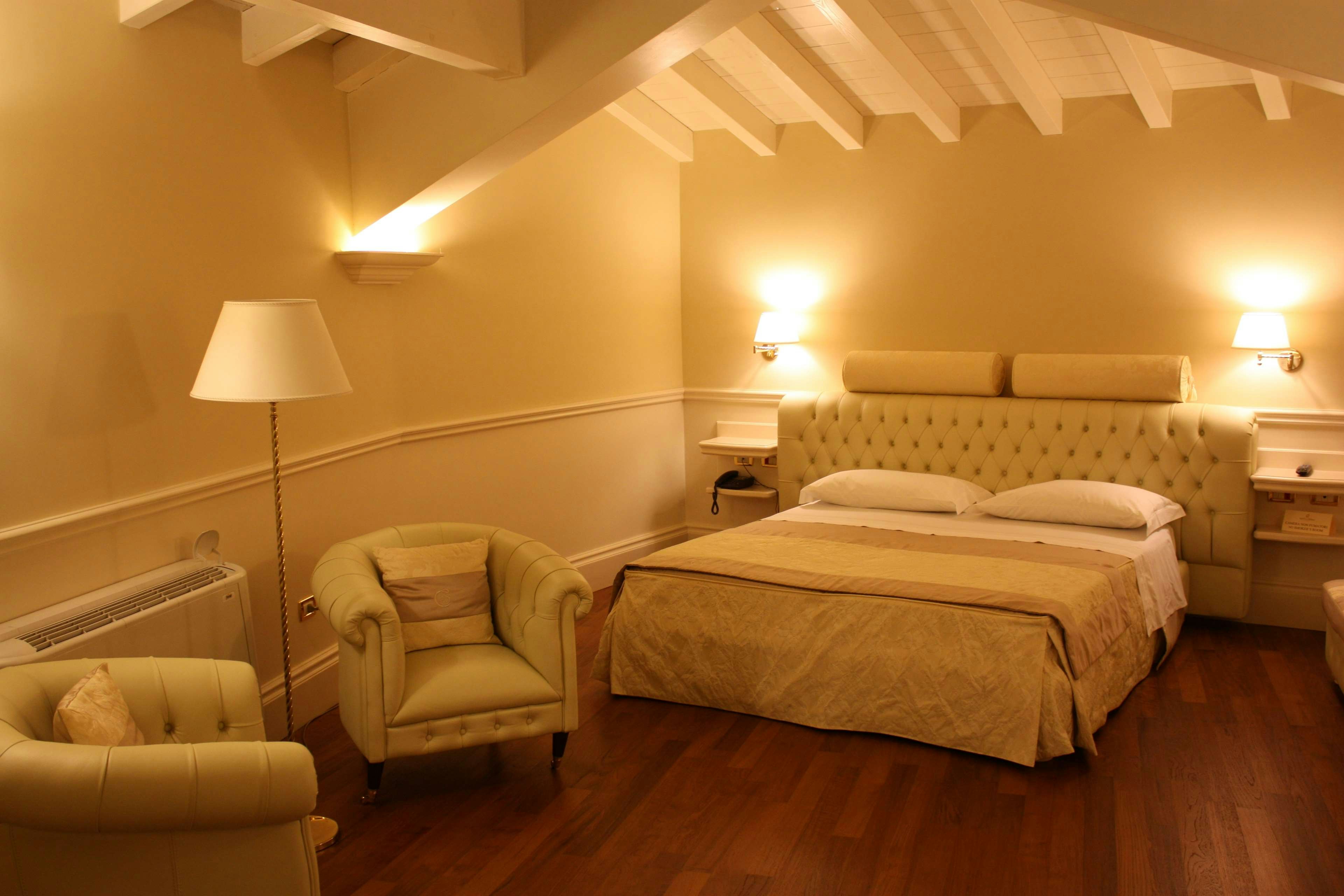 Suite Hotel Santa Chiara 27/50
