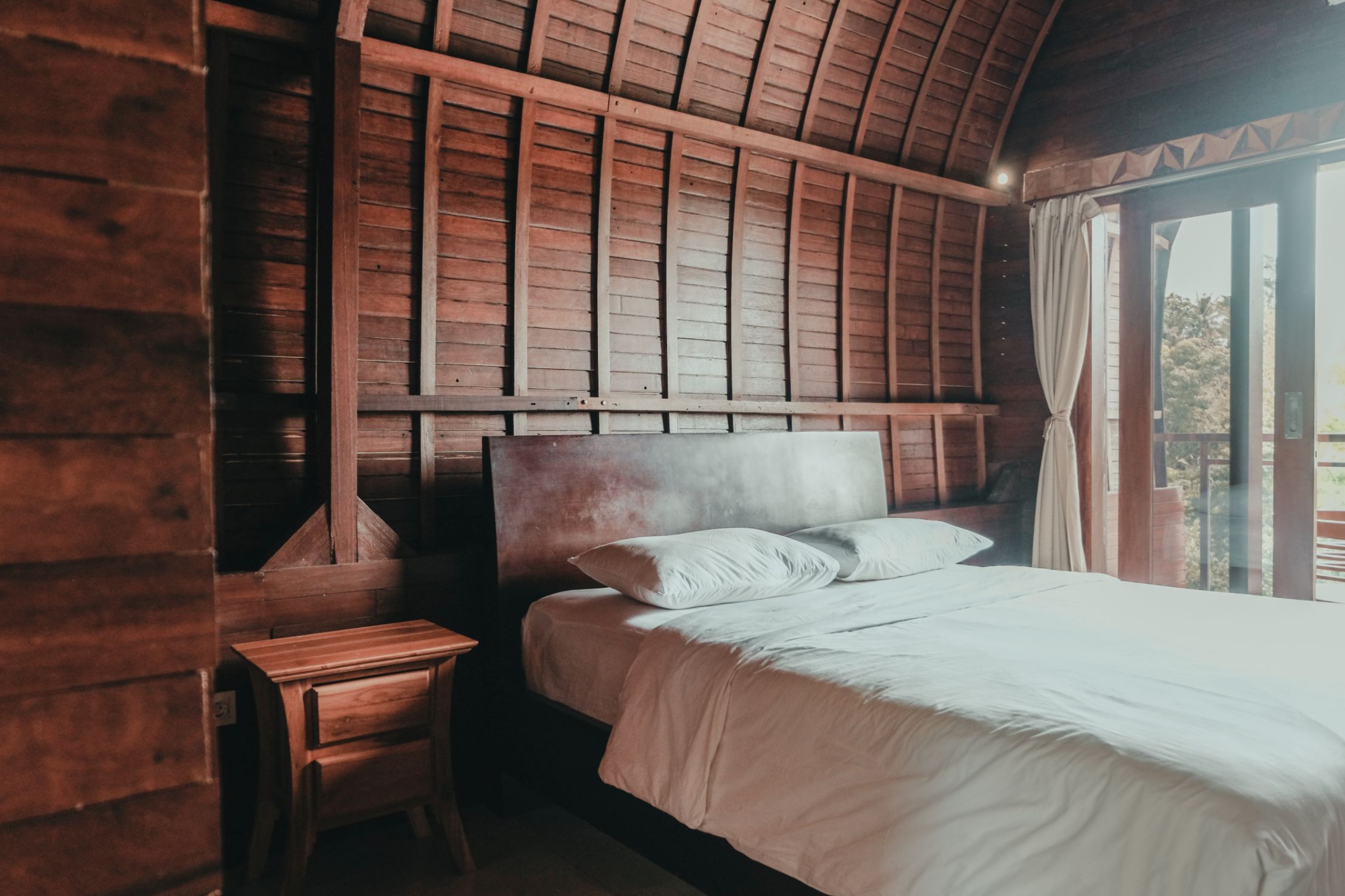 Wooden, Suite