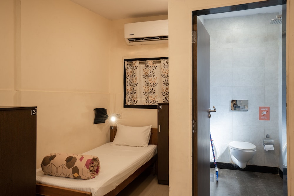 Zostel Mumbai 23/50
