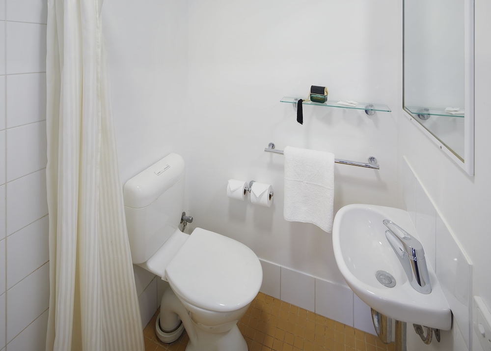 IBIS BUDGET PERTH AIRPORT 63/63