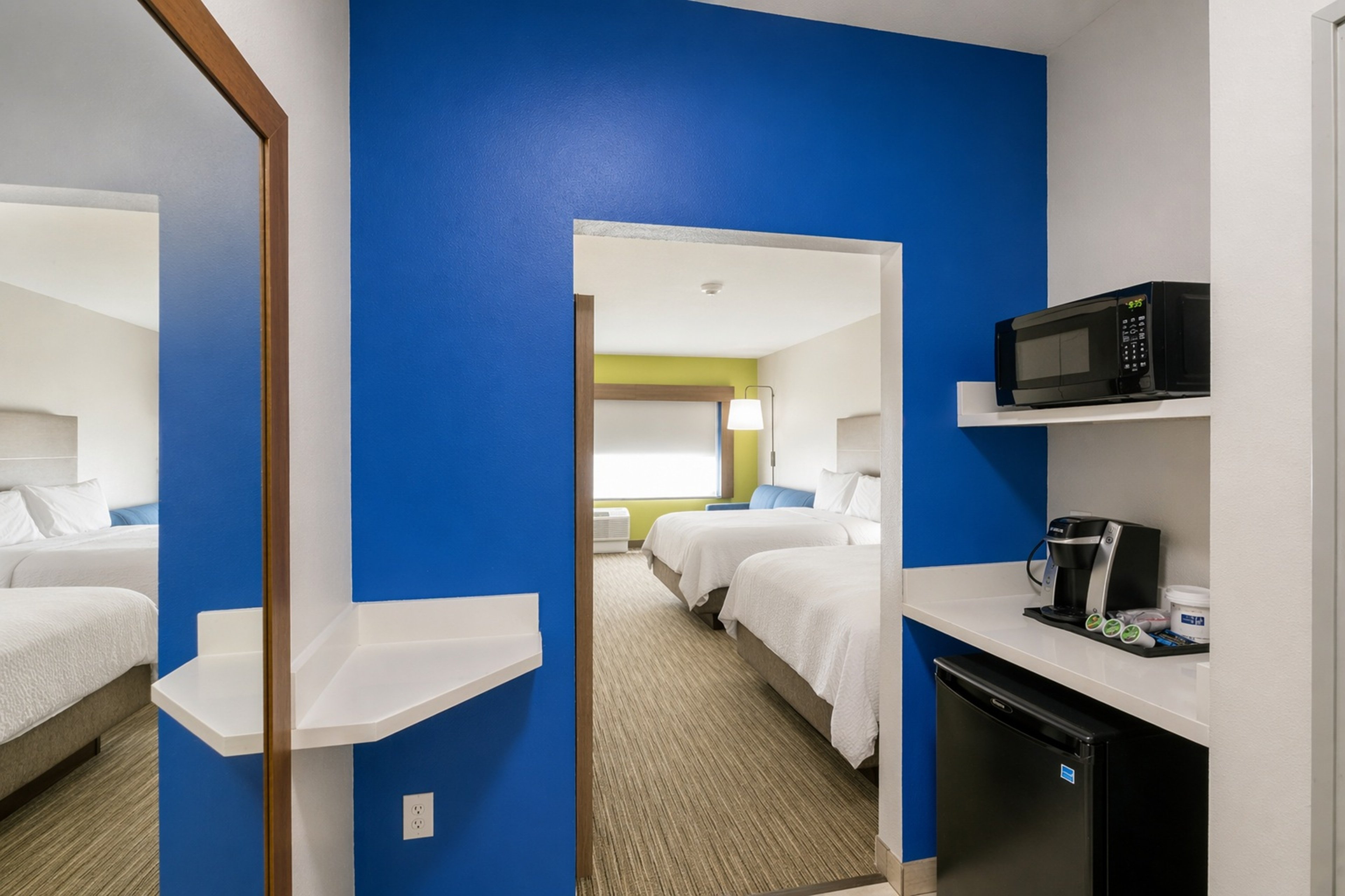 Suite, 2 Queen Beds, Accessible, Holiday Inn Express Suites Lindale 6/6