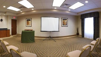 Holiday Inn Express Hotel Suites Lake Okeechobee 38/54