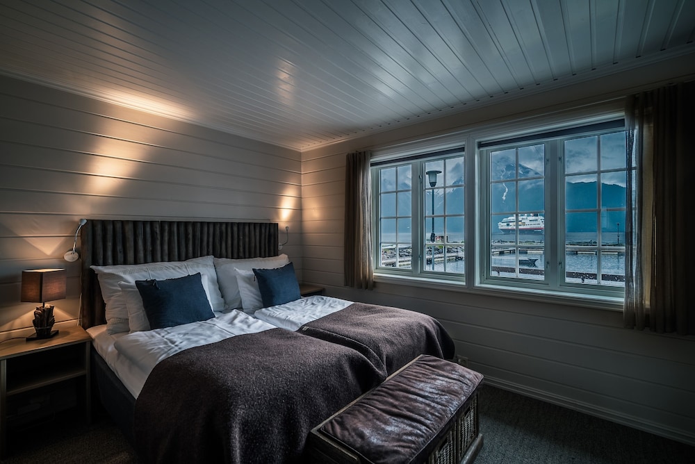 Sagafjord Hotel 4/42