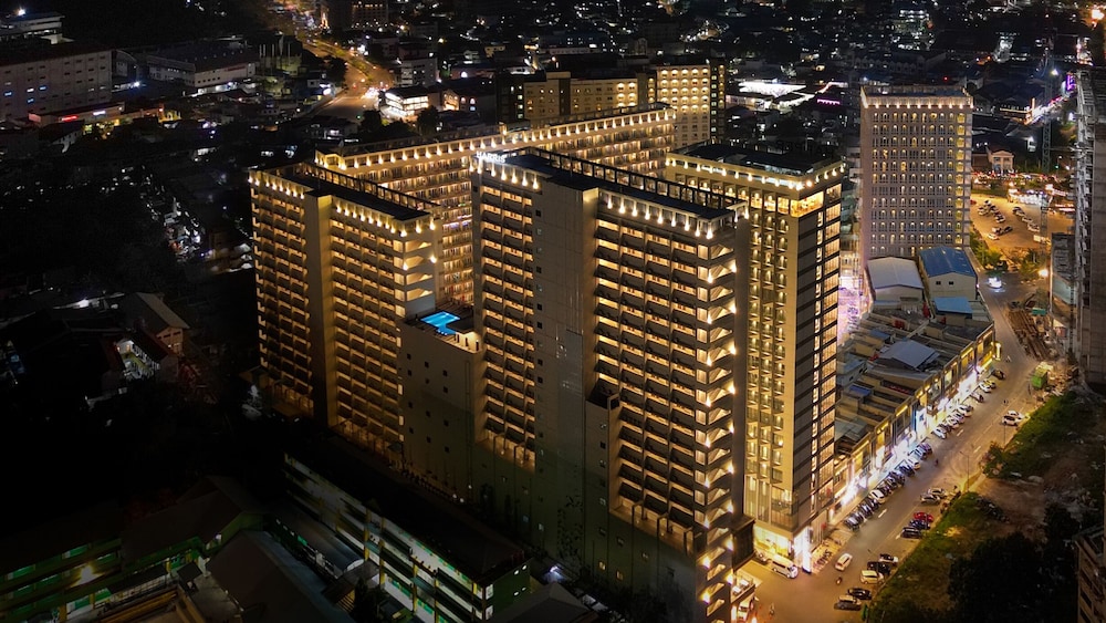Harris Hotel and Suites Nagoya Batam 2/37