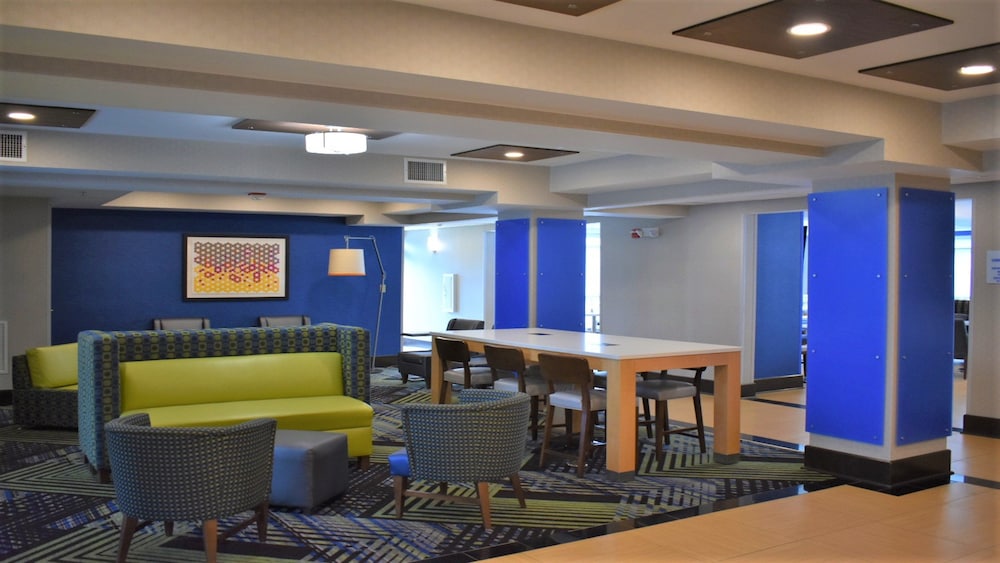 Holiday Inn Express Hotel Suites Charlotte Concord I 85 56/58
