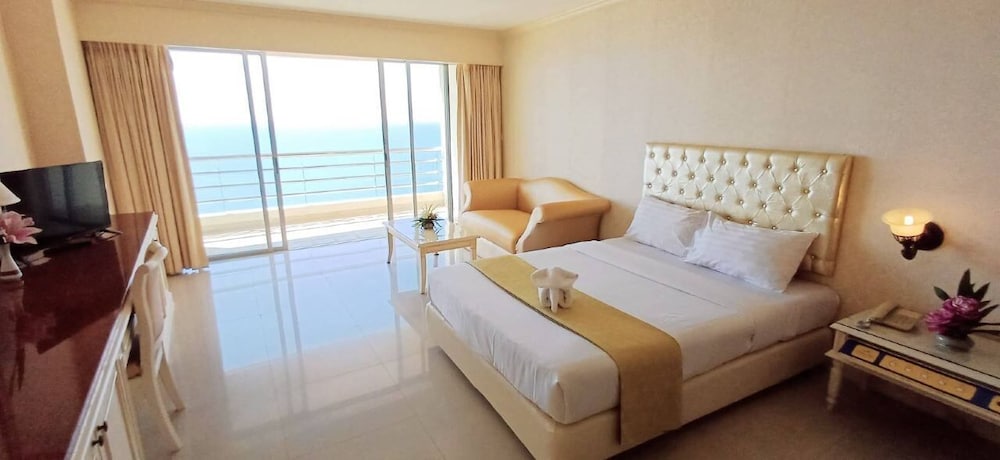 Adriatic Palace Pattaya 11/38