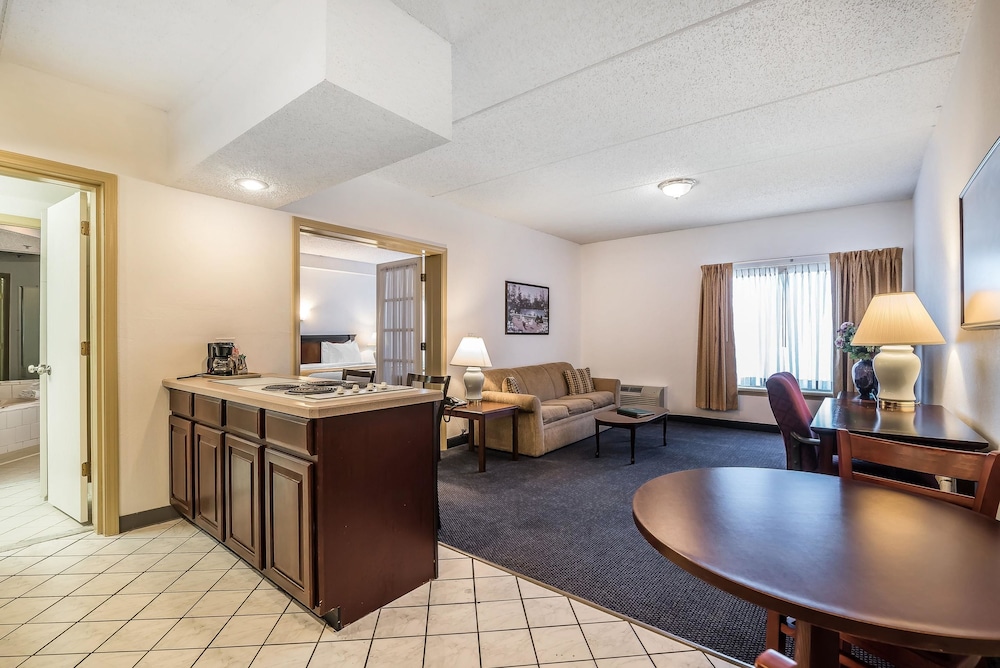 Quality Inn & Suites Albany Airport 22/36