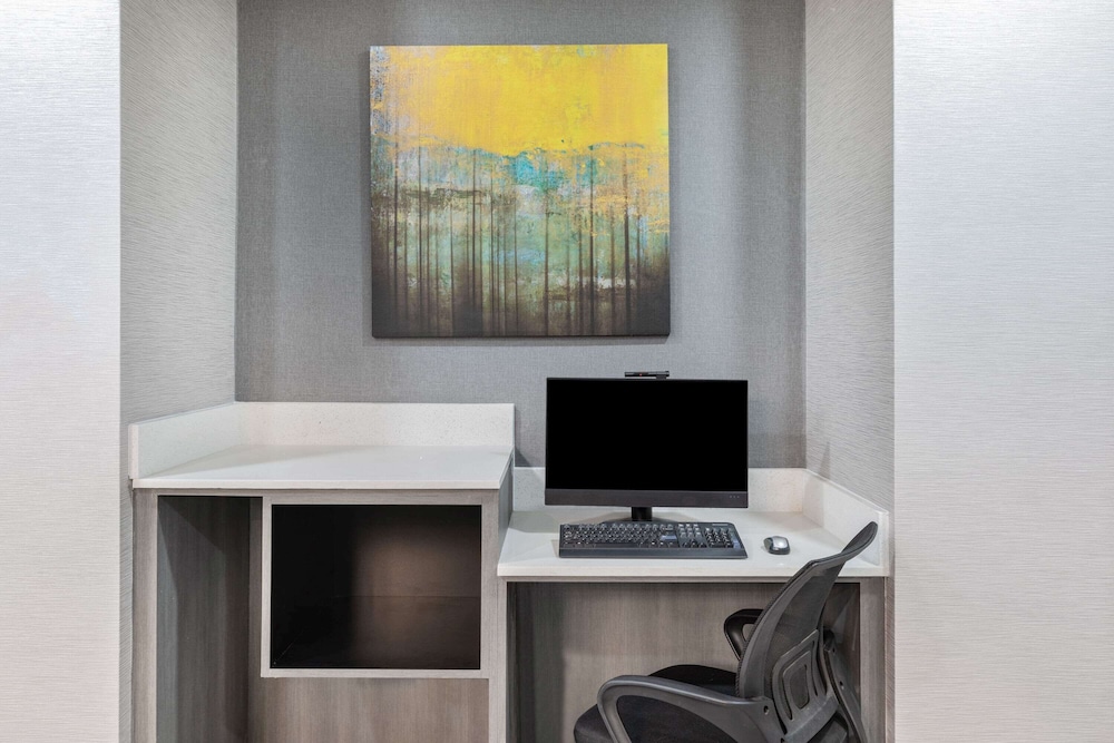 Hawthorn Extended Stay by Wyndham Ardmore 15/22