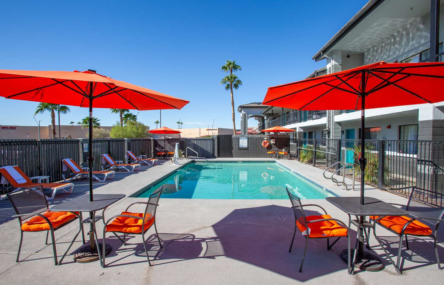 The Hotel Serene Glendale Peoria, Surestay Collection by BW 27/27