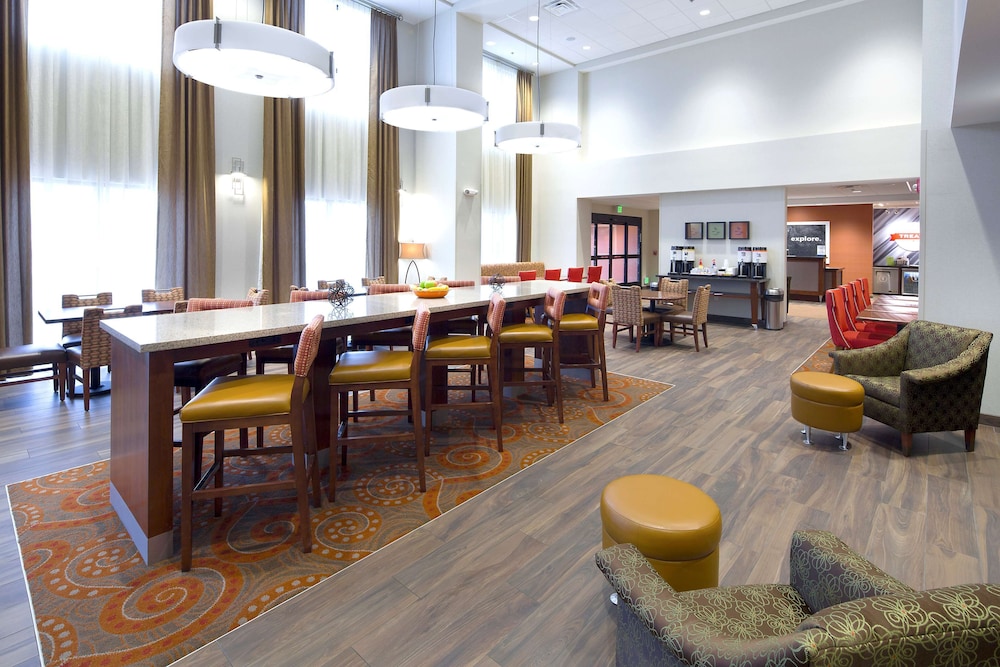 Hampton Inn Suites Page Lake Powell 8/42
