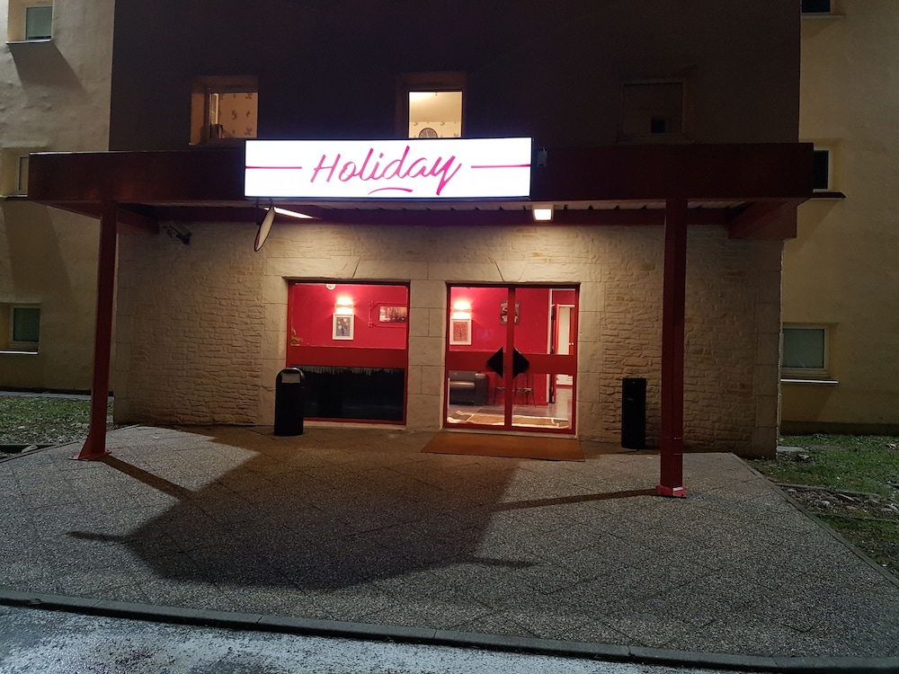 Hotel Holiday 2/28