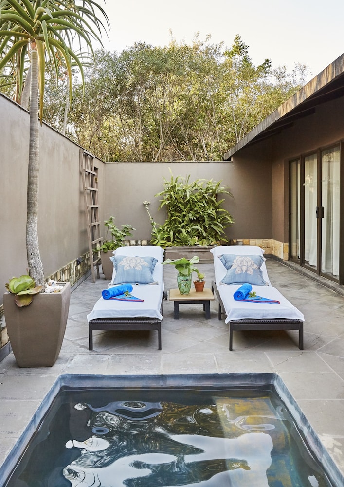 Prana Lodge 4/44